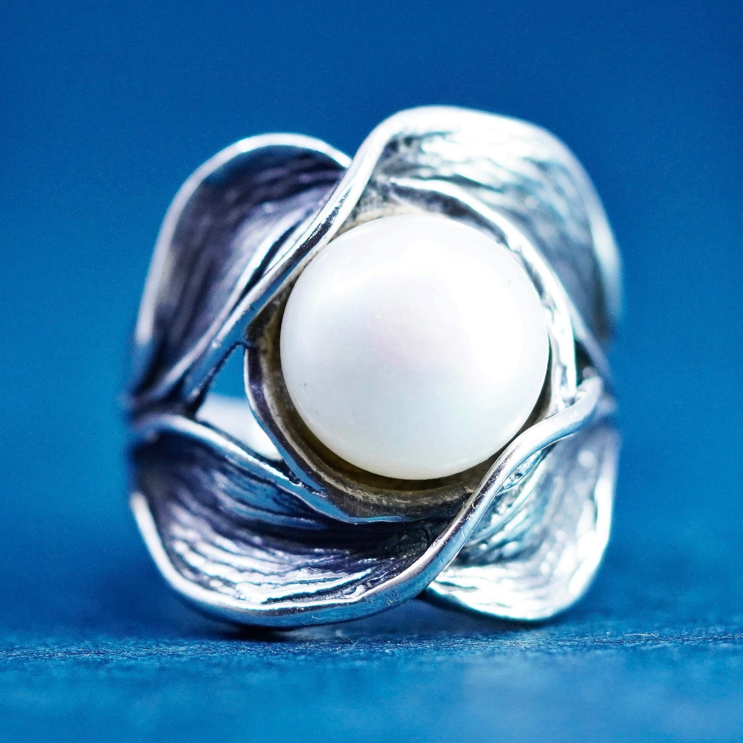 Size 7.5, Israel Shablool Didae Sterling silver handmade wavy ring with pearl