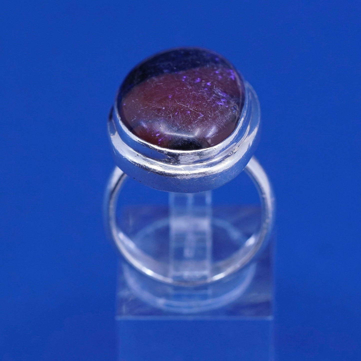 sz 7.75, vtg Sterling 925 silver handmade ring with purple dragon foiled glass