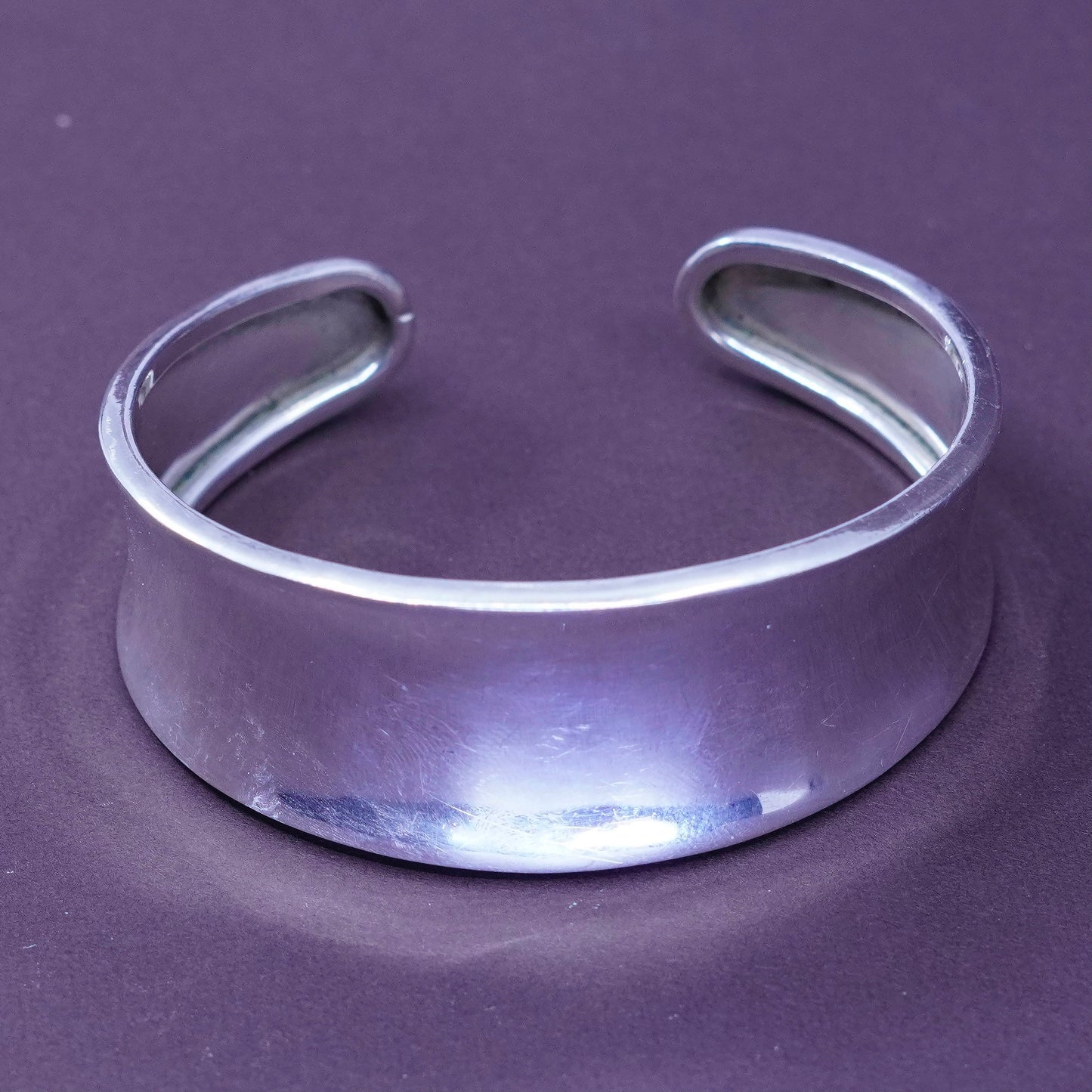 6.5”, vtg southwestern Sterling silver handmade bracelet, wide ribbed 925 cuff