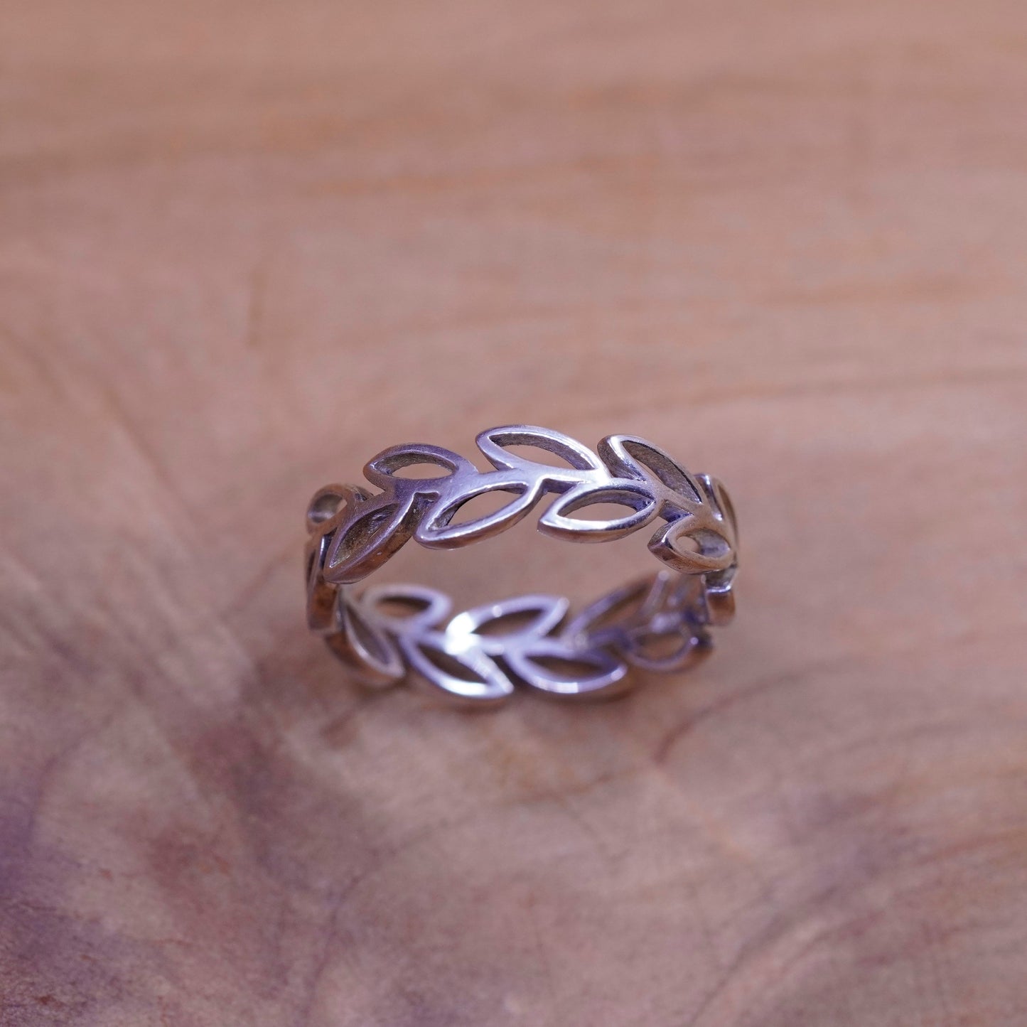 Size 7.25, Vintage Sterling silver handmade ring, 925 leaf band