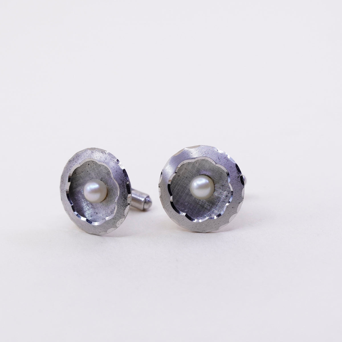 Vintage 1950s sterling silver cuff link, 925 textured round cufflink with pearl