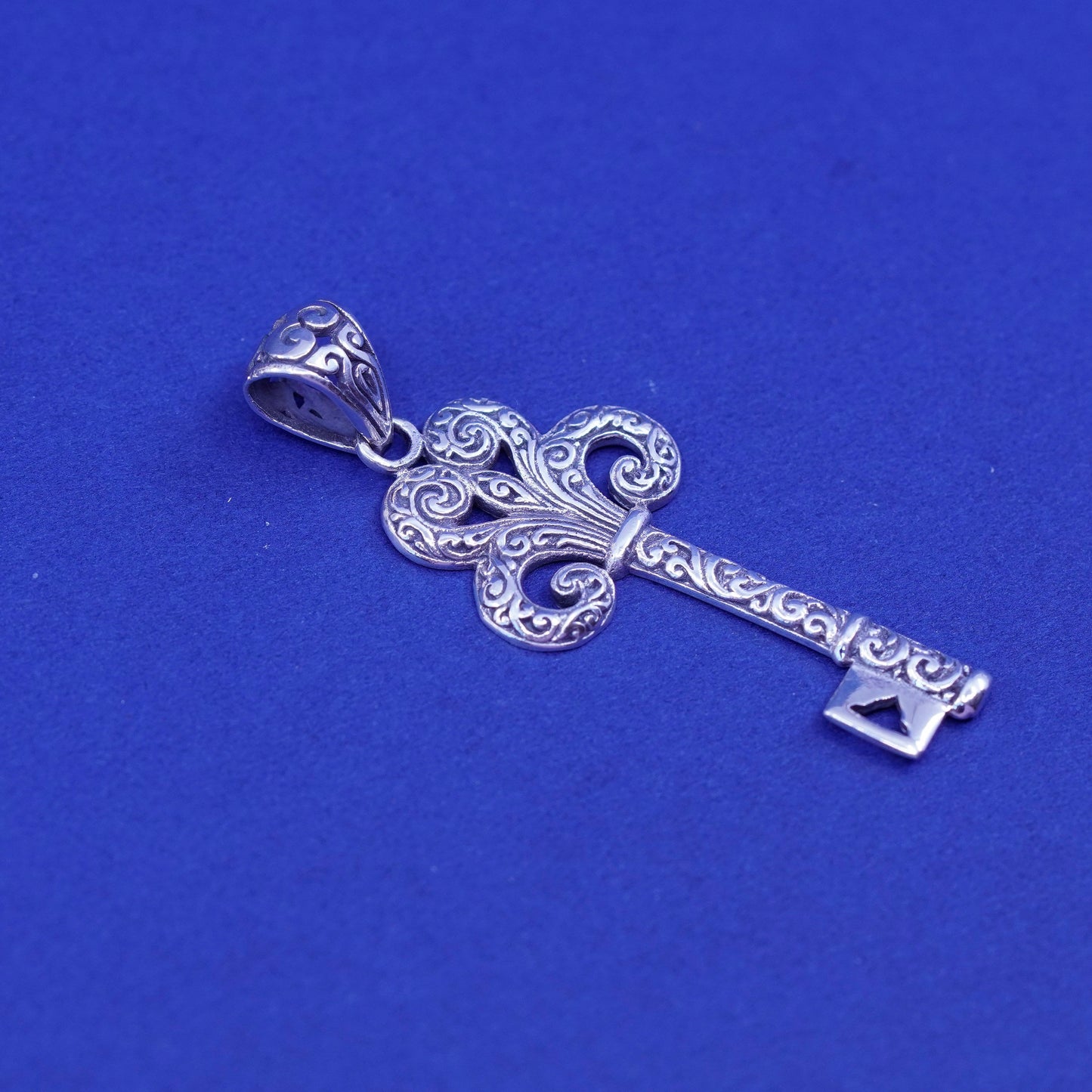Vintage mexico sterling silver handmade pendant, 925 fleur de lis key