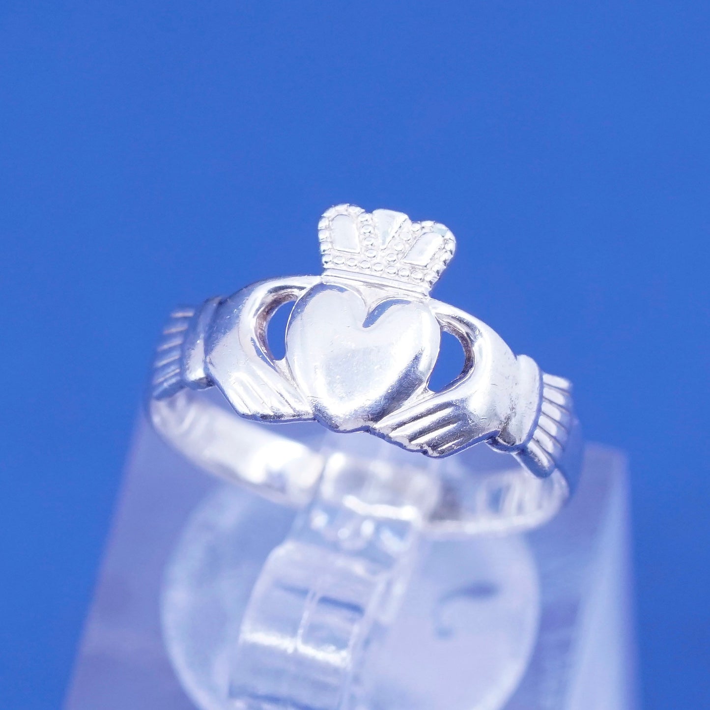 sz 5.75, vtg Solvar sterling silver claddagh ring, holding heart 925 band