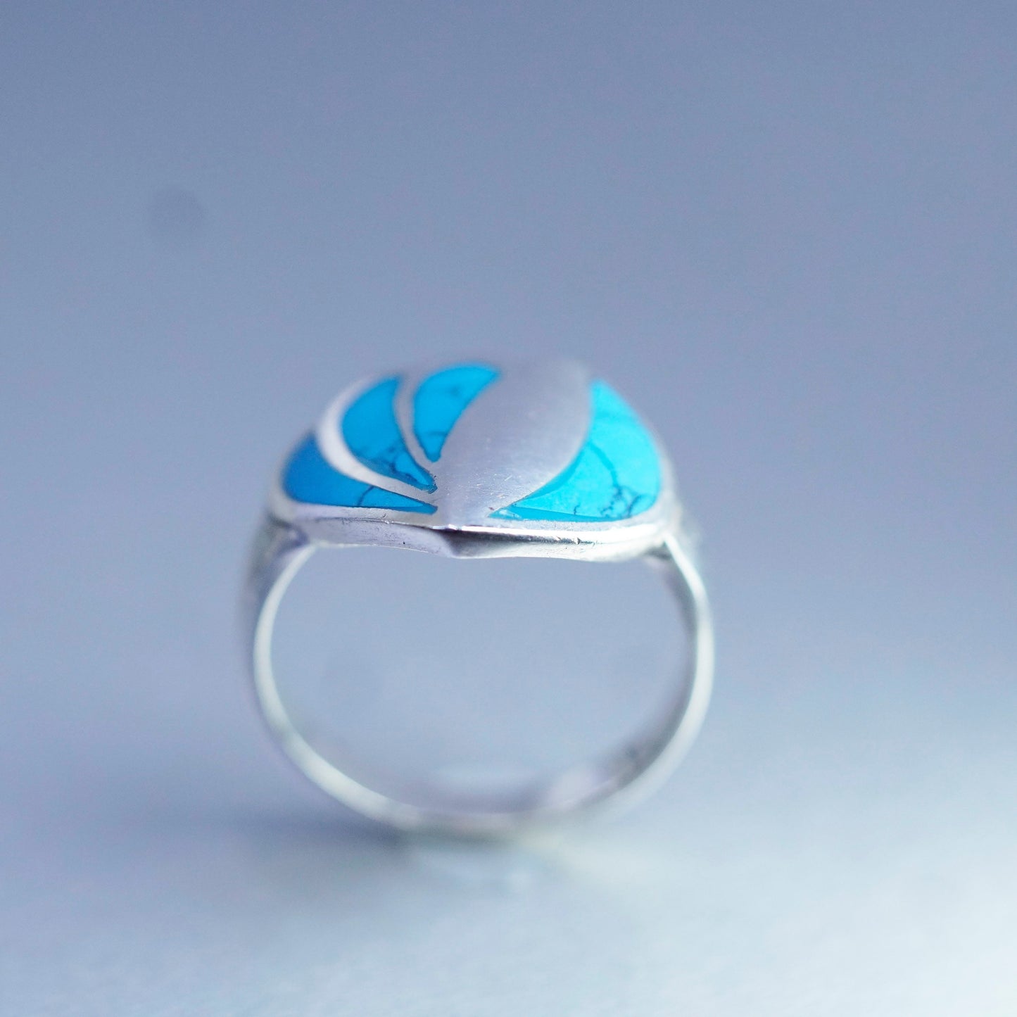 Size 9, Native American navajo Sterling 925 silver handmade ring with turquoise