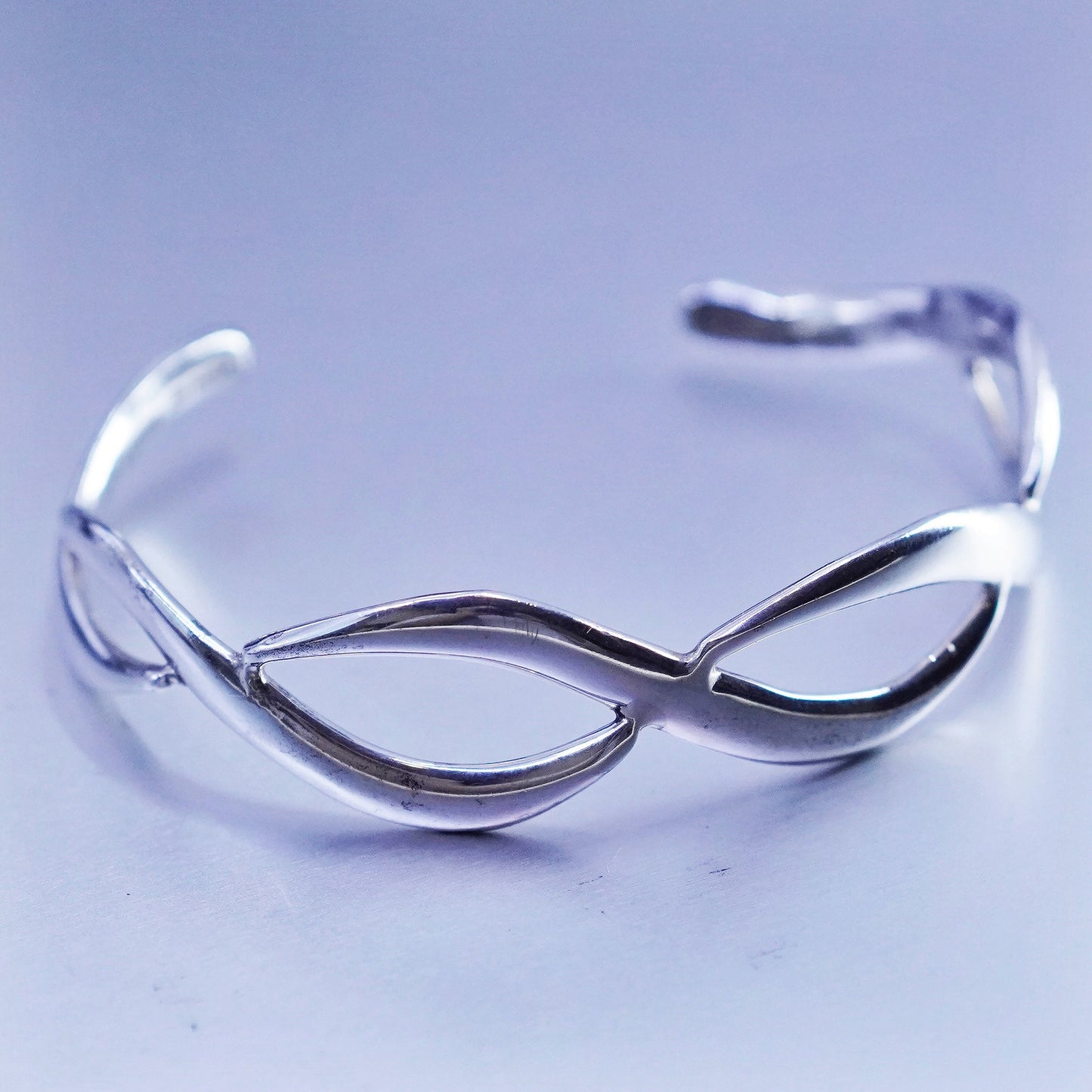 6.75”, Vintage Sterling 925 silver handmade bracelet, twisted cuff