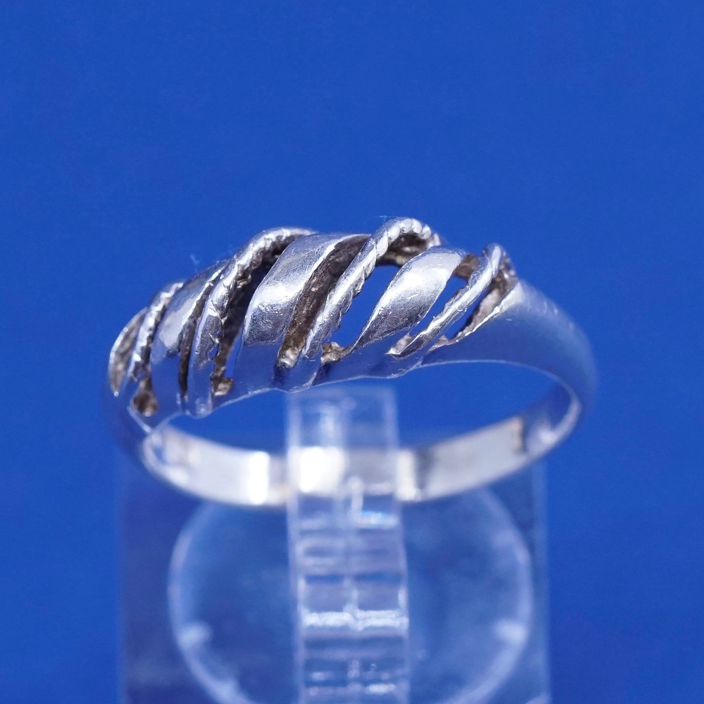 sz 8, vtg Sterling silver handmade ribbed ring, 925 statement band with wave