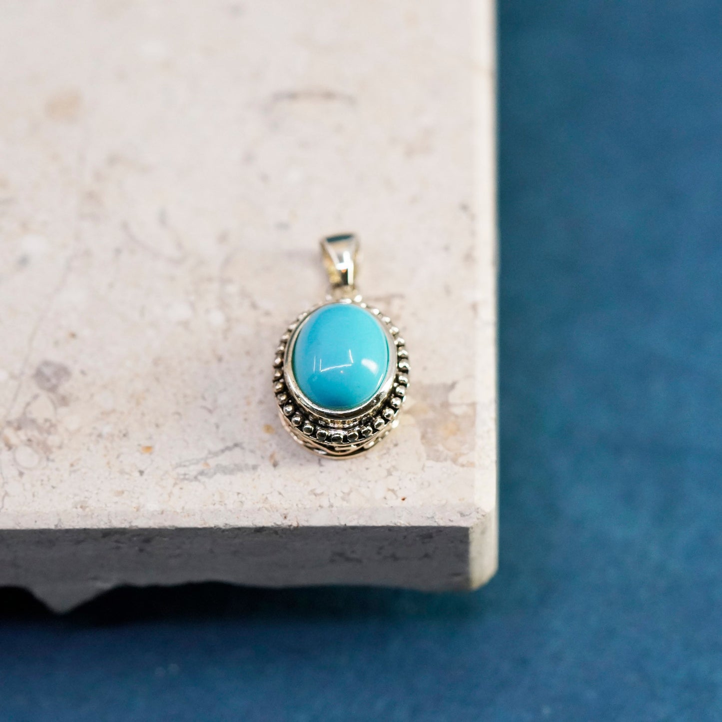 Vintage Sterling 925 silver handmade pendant with oval turquoise