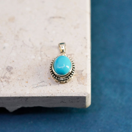 Vintage Sterling 925 silver handmade pendant with oval turquoise