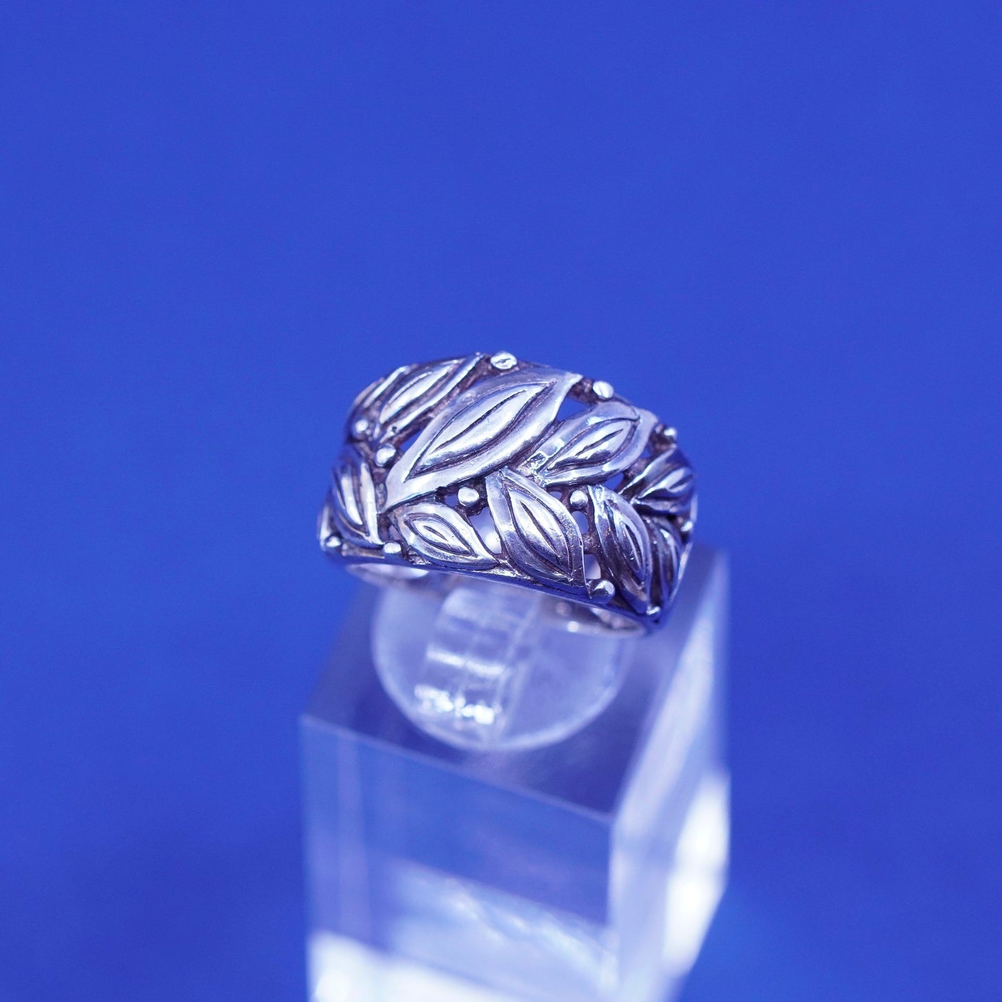 Size 7, vintage Sterling silver handmade ring, 925 leaves band