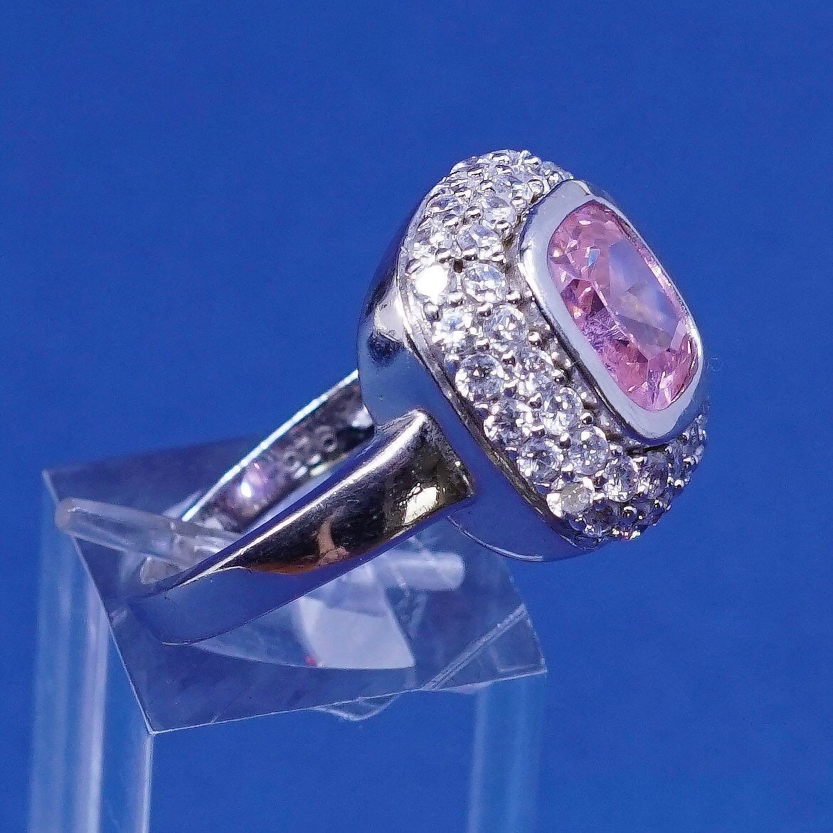 Size 8.25, vtg Sterling silver ring, 925 w/ pink N clear crystal stones