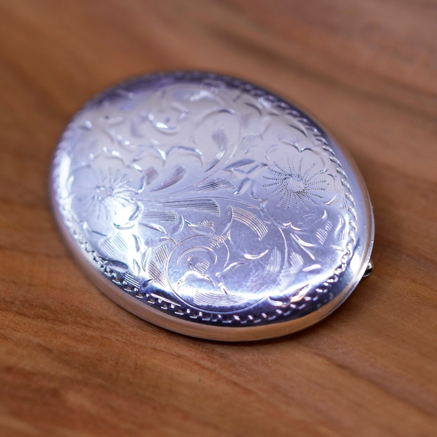 Vintage handmade sterling 925 silver textured oval brooch