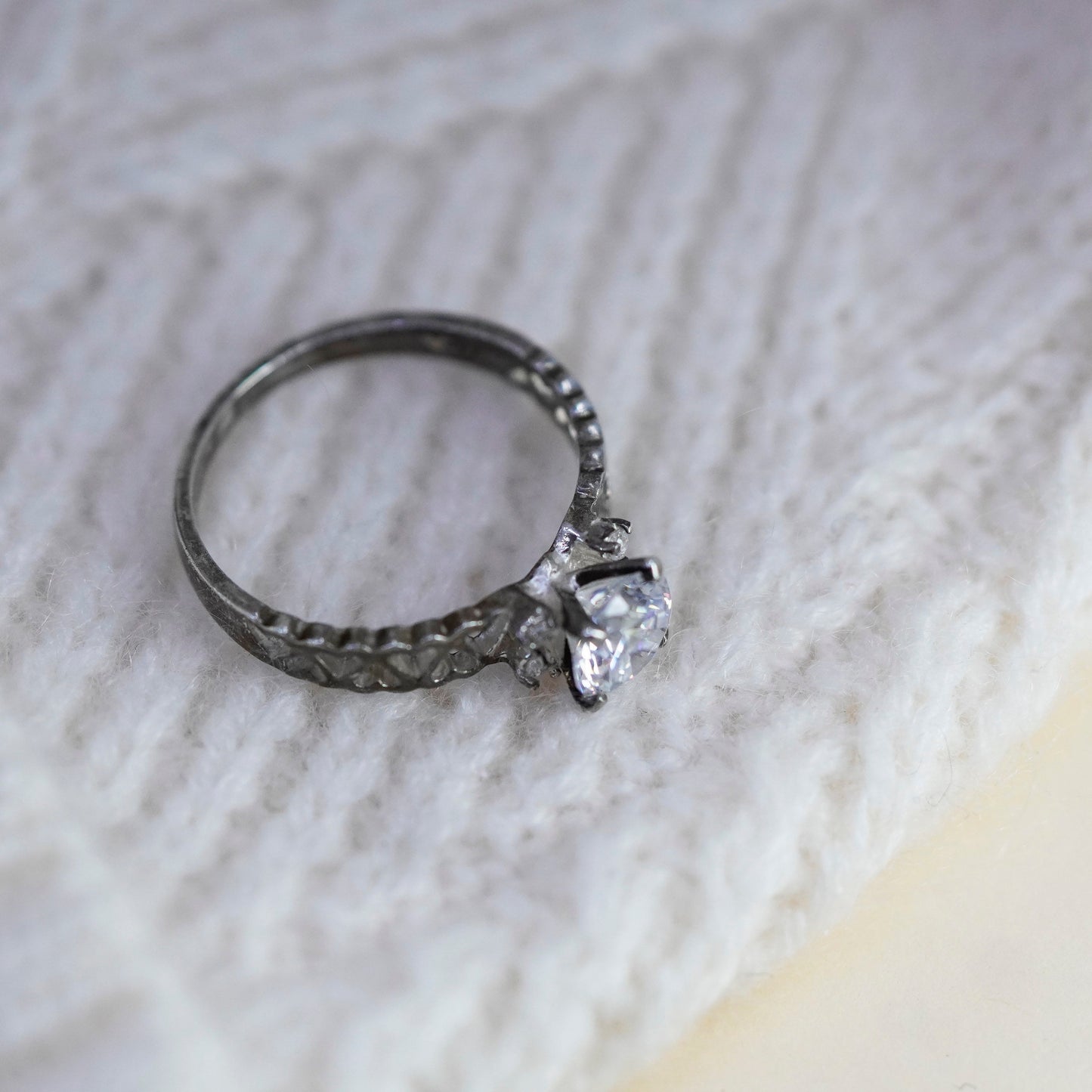 Size 9, vtg sterling 925 silver ring with round CZ, stackable engagement band