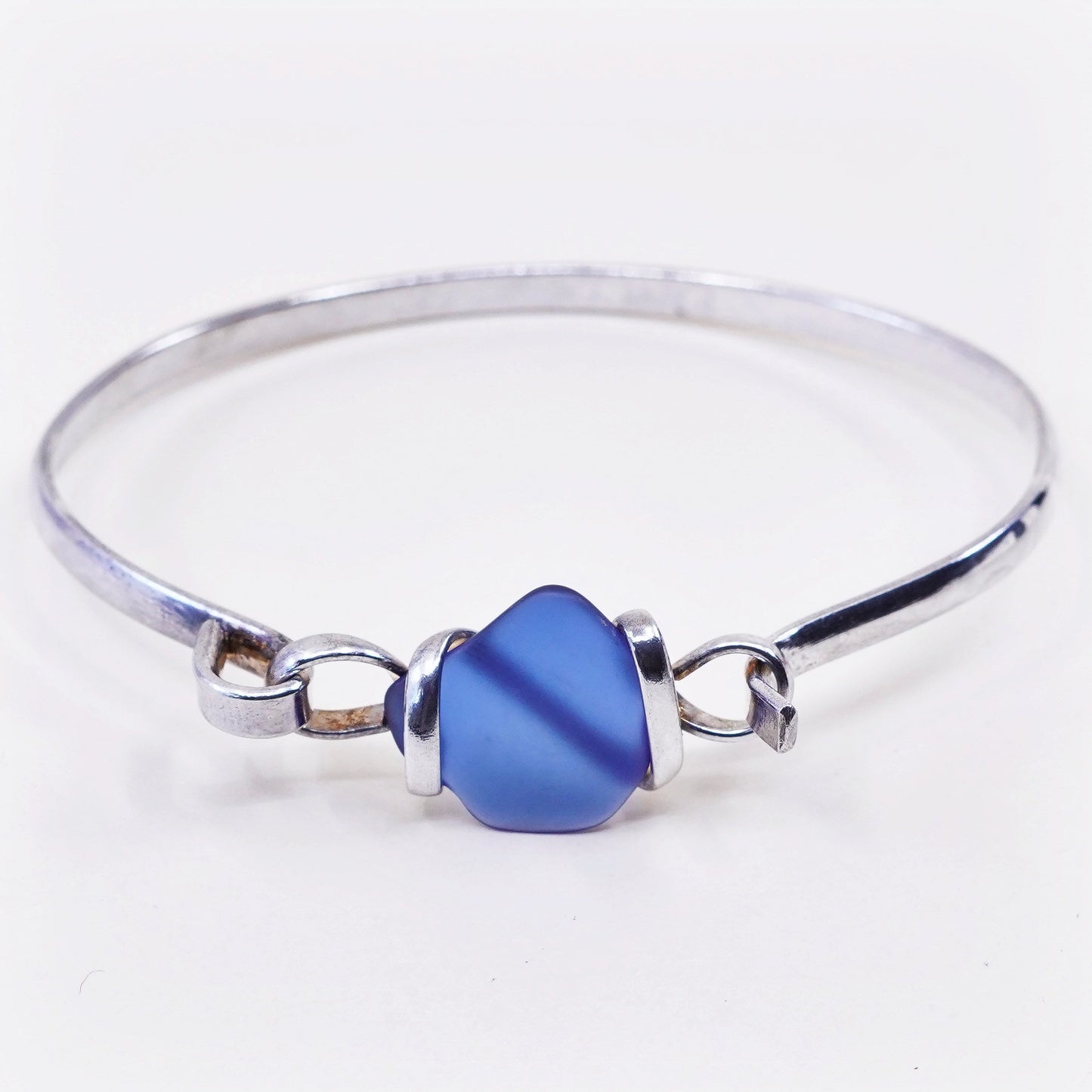 6.25”, Vintage sterling 925 silver hinged bangle bracelet with turquoise inlay