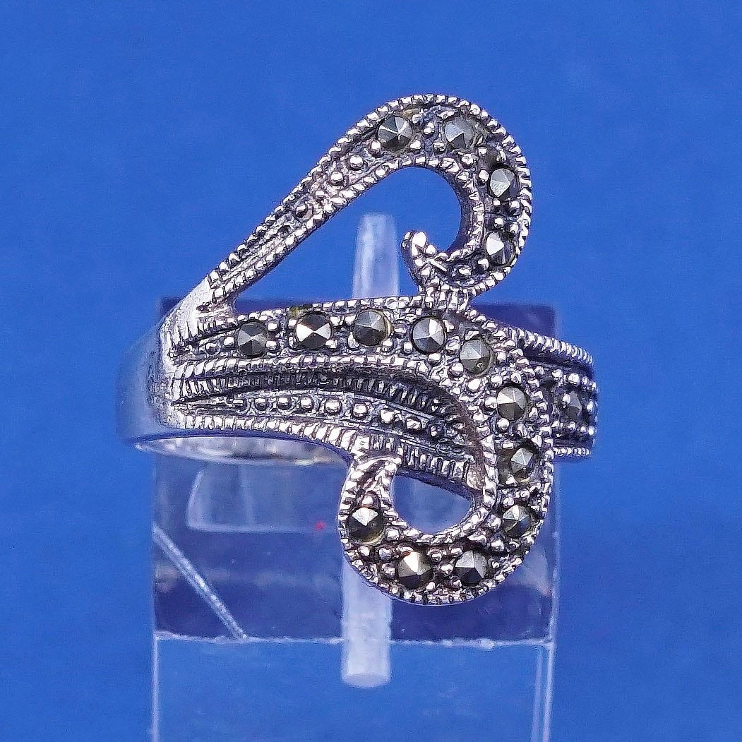 Size 8, vtg sterling silver handmade ring, 925 band w/ marcasite