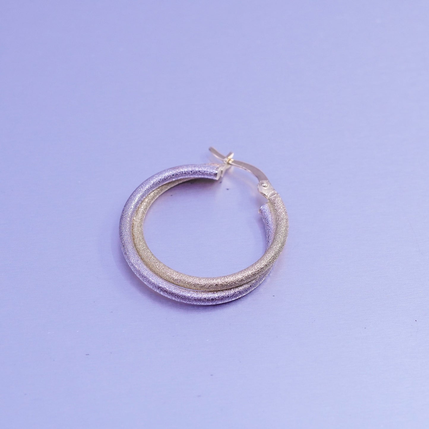 1” 3.3g, 14K 585 yellow gold white gold entwined matte hoops, huggie earrings