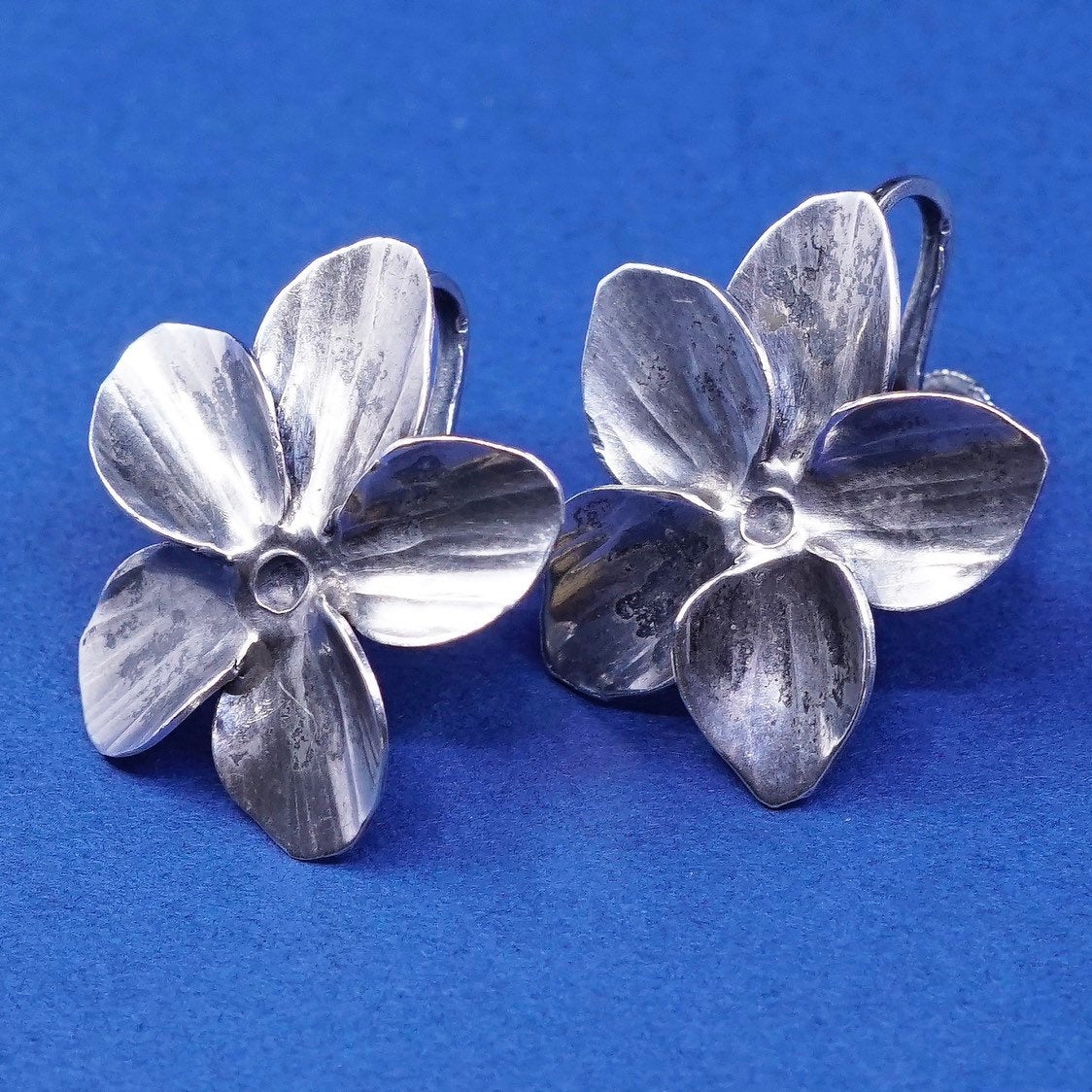 VTG NYE Sterling silver handmade earrings, 925 screw back flower
