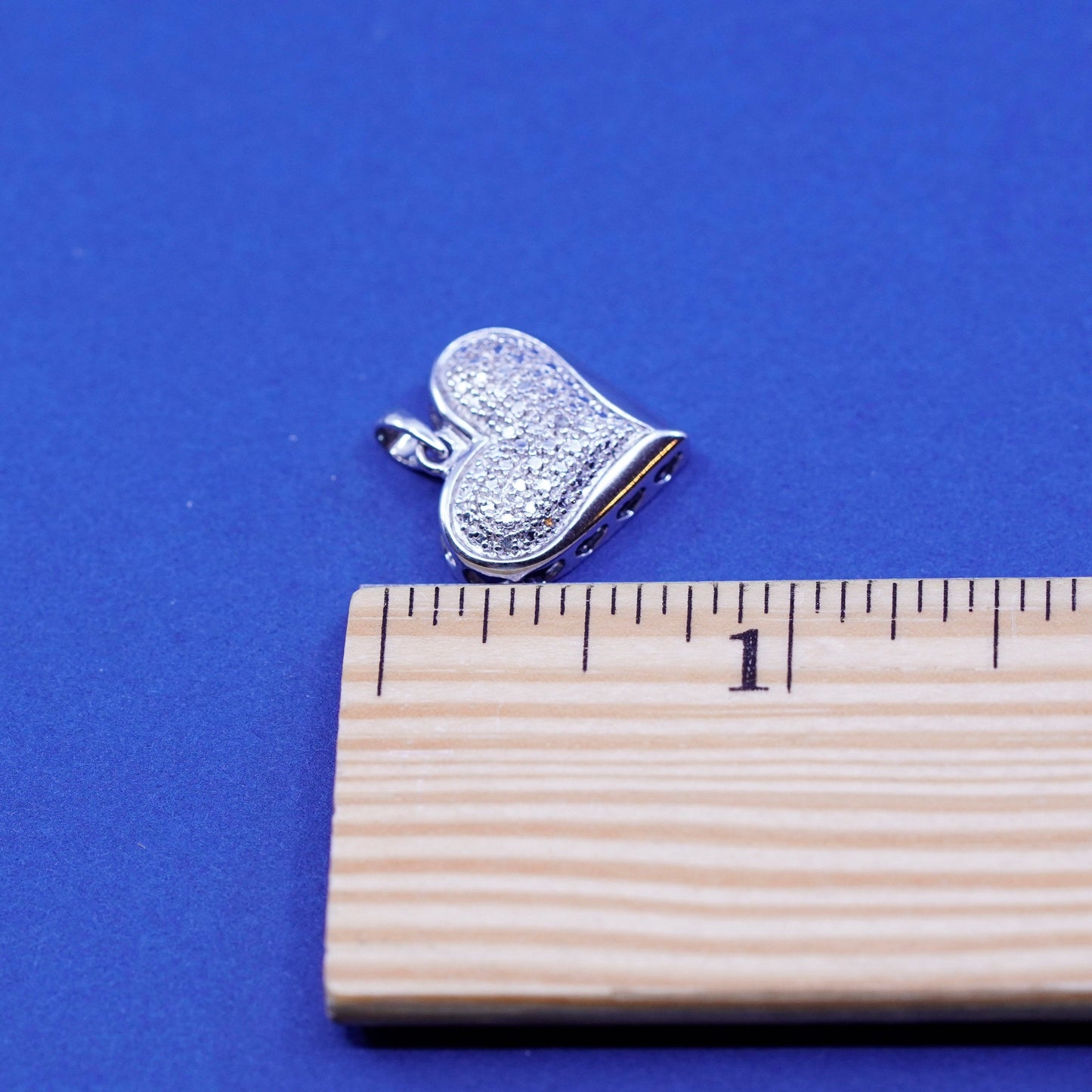 Vintage Sterling 925 silver heart pendant with diamond