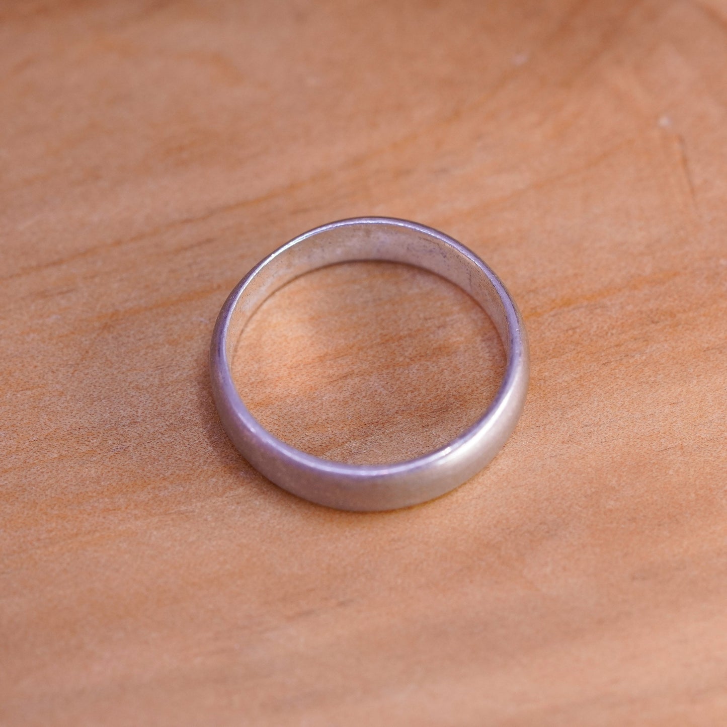 Size 5.25, vintage silpada sterling silver handmade ring. 925 wedding ring
