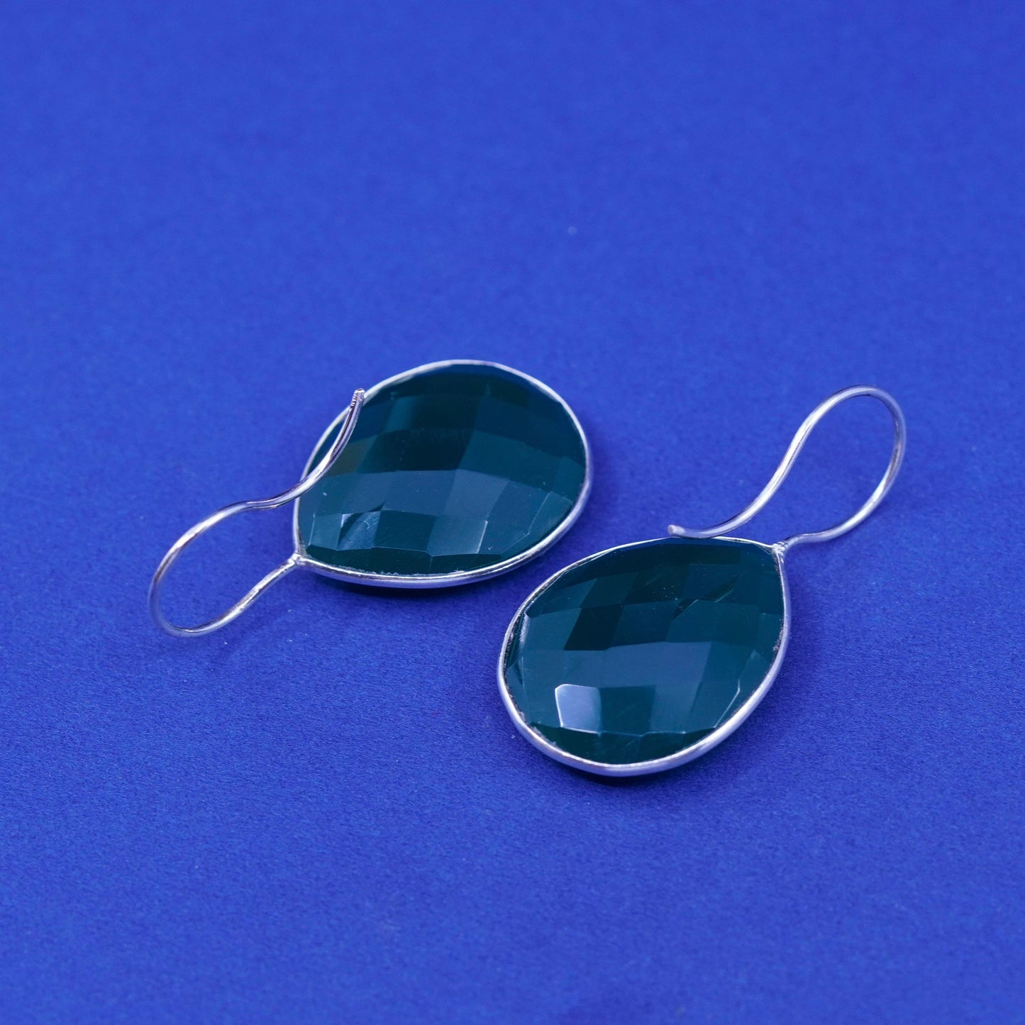 Vintage sterling 925 silver handmade earrings with teardrop emerald