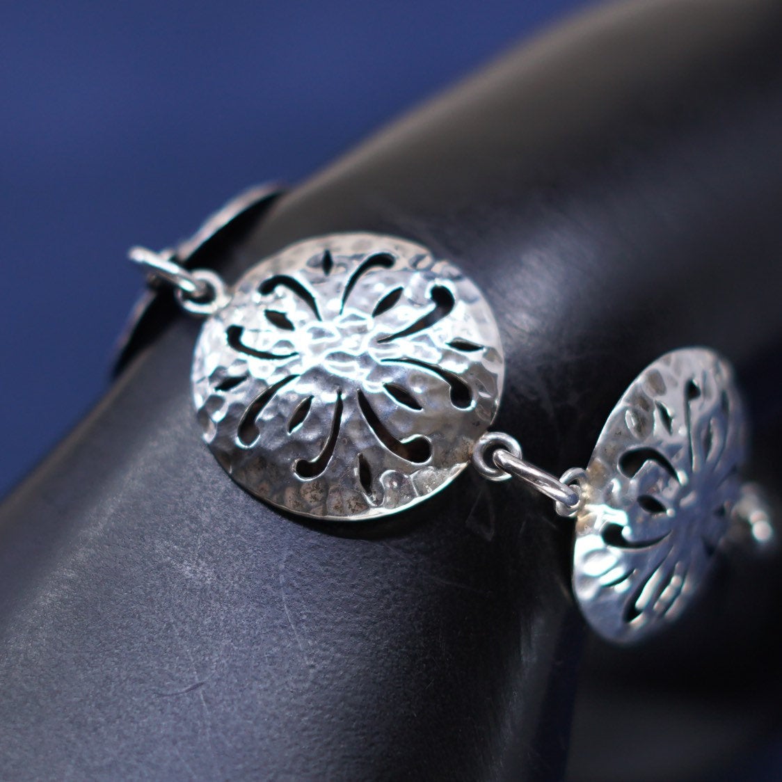 6.75", vtg sterling silver handmade bracelet, 925 filigree puffy disc bracelet