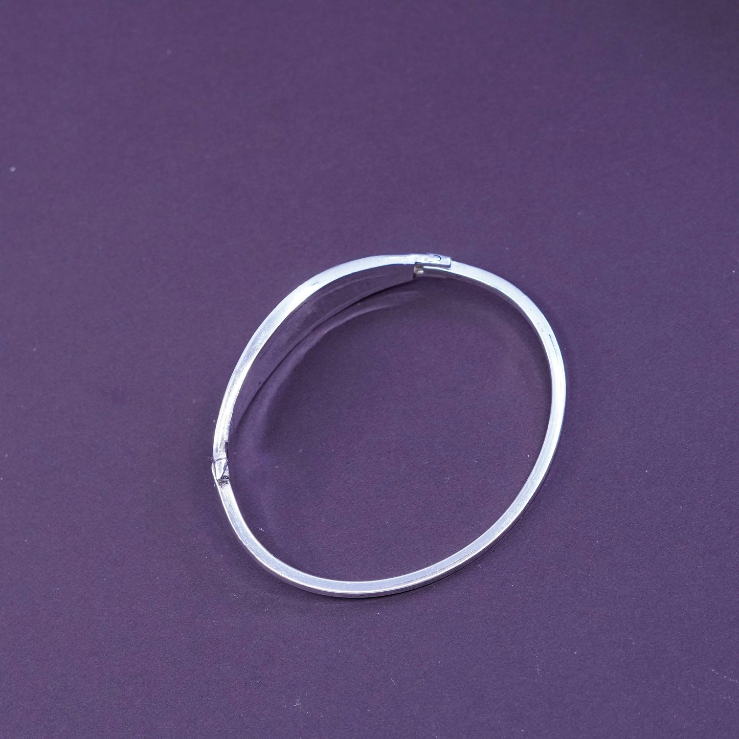 7”, silver bracelet, Mexico alpaca hinged ribbed bangle with enamel turquoise