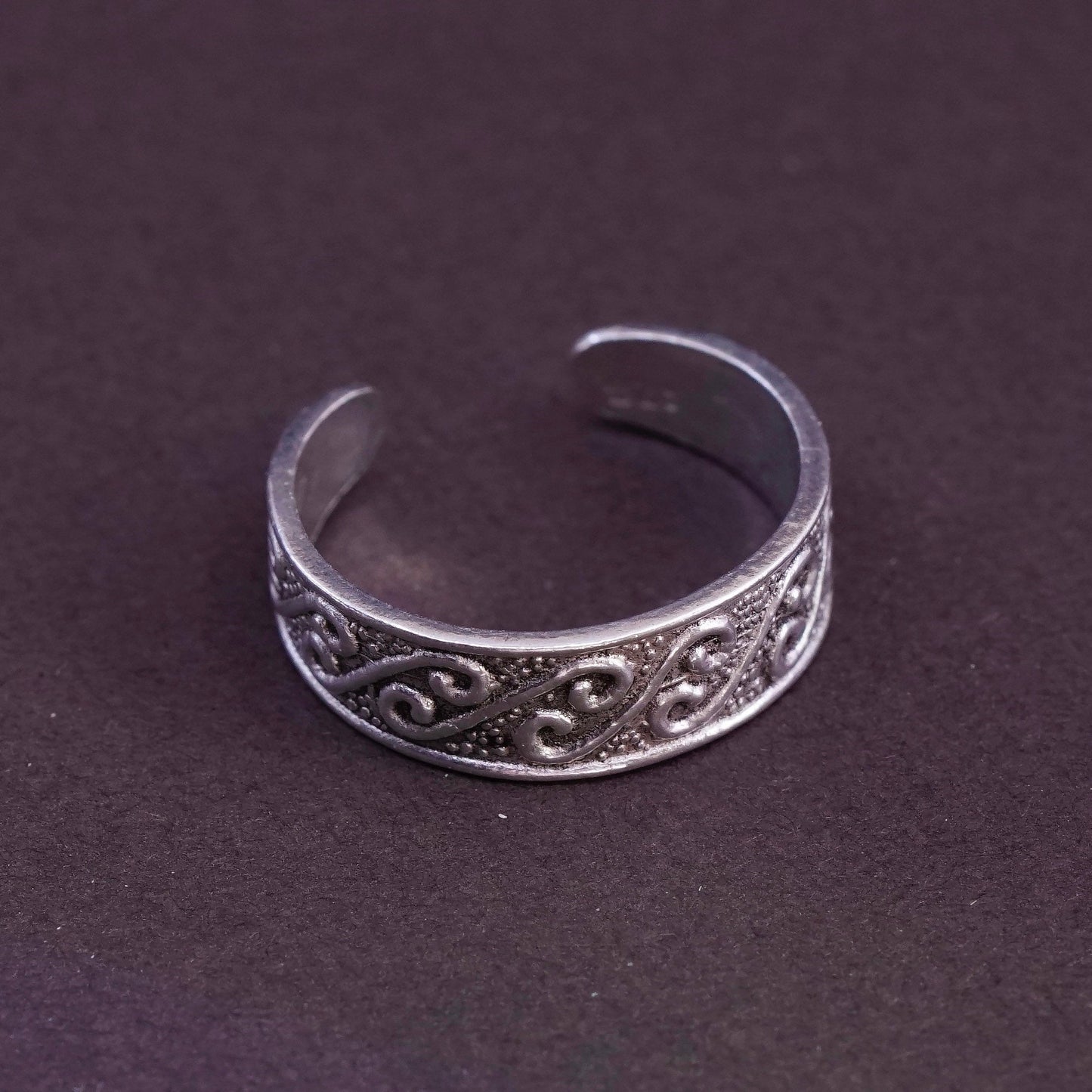 Size 2.25, vintage Sterling silver handmade ring, 925 swirl textured band