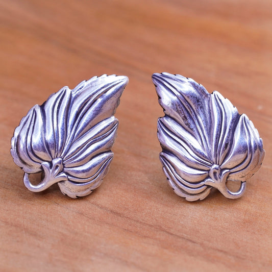 vtg danecraft Sterling silver handmade earrings, 925 leaf screw back earrings
