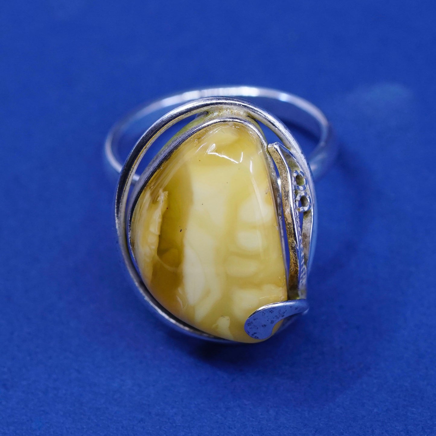 sz 8, Sterling silver handmade ring, Native American, southwestern 925 w/ amber
