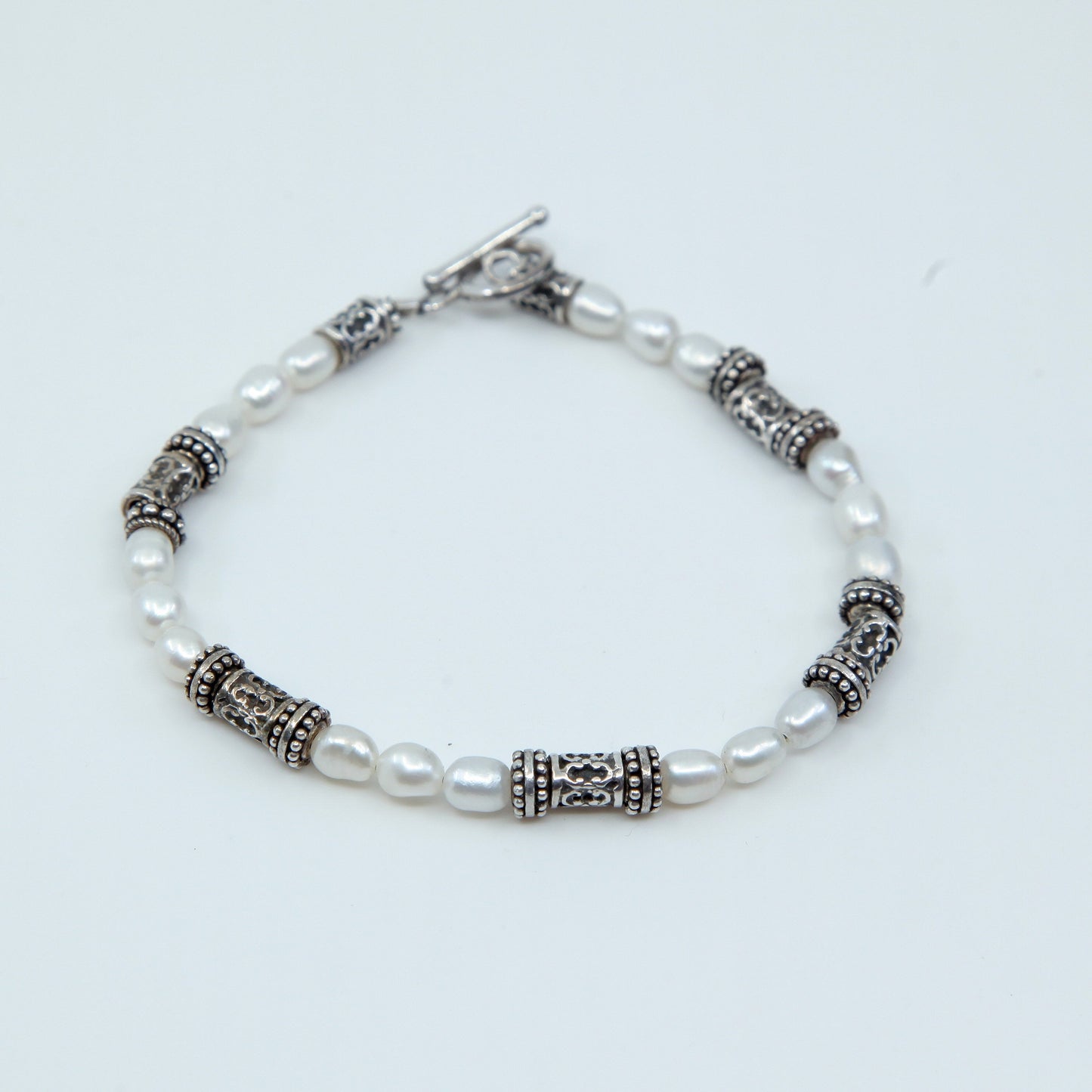 6.5", VTG handmade bracelet, pearl beads w/ 925 beads and toggle closure