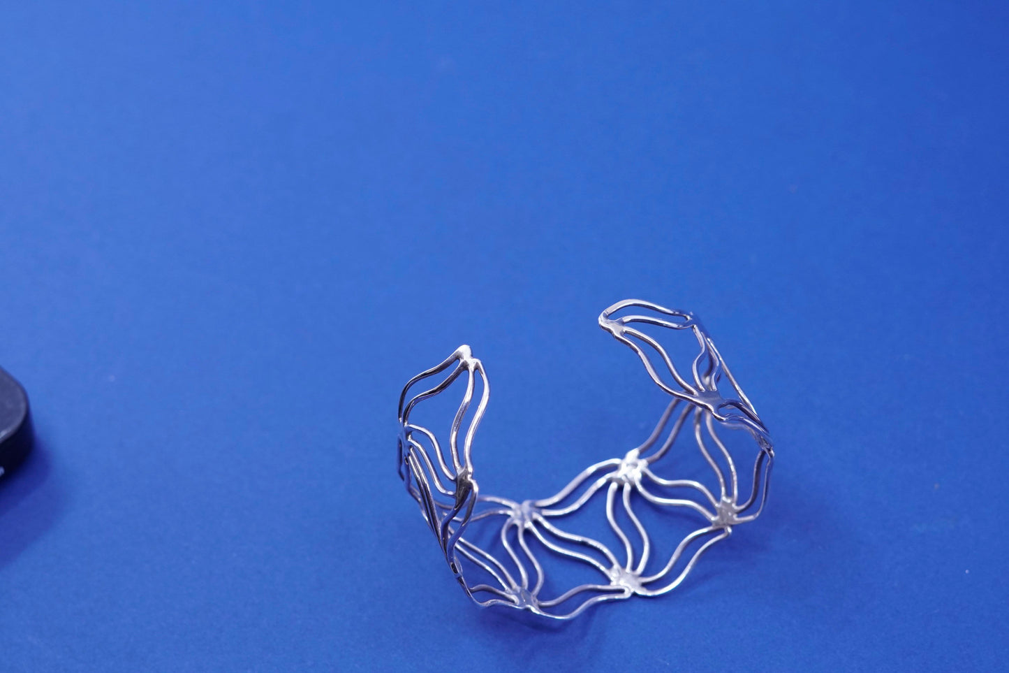 6.5”, vtg CII sterling silver handmade bracelet, wide 925 filigree wavy cuff