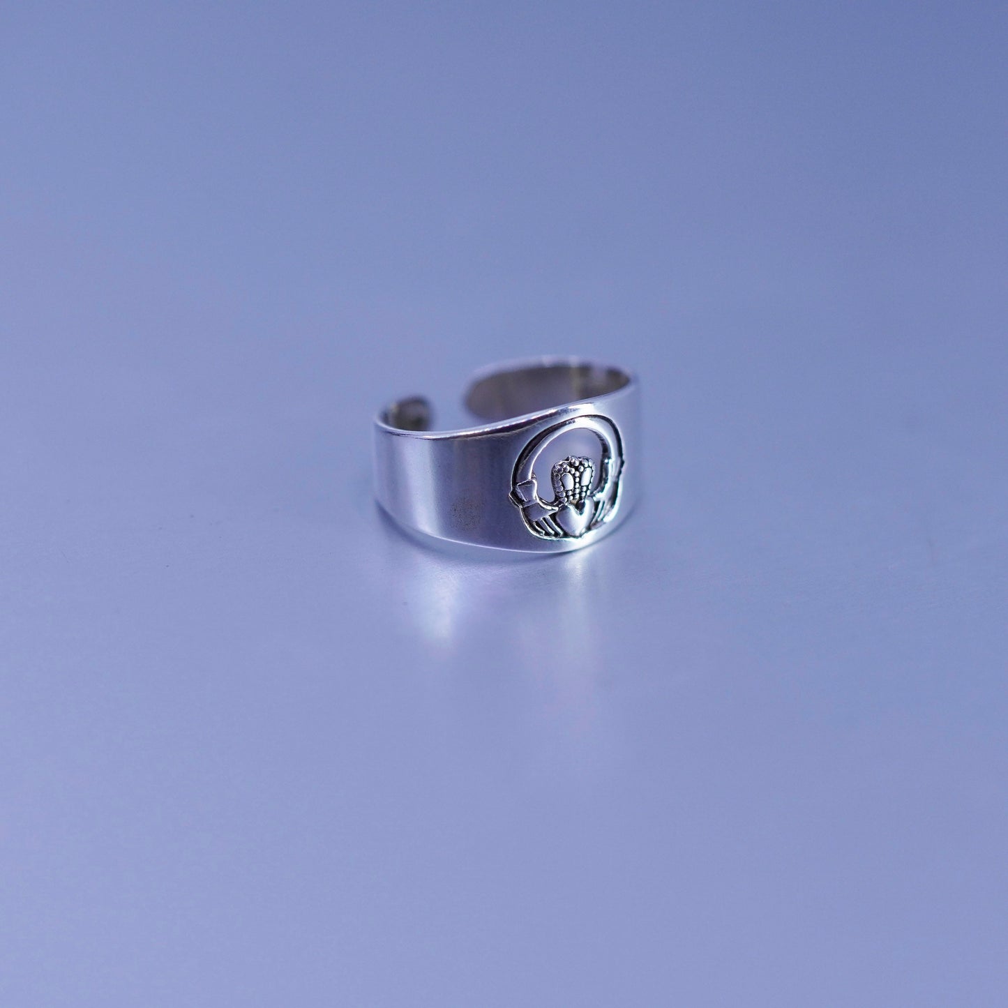 Size 3.5, Irish Claddagh friendship Sterling 925 silver ring, hand heart band