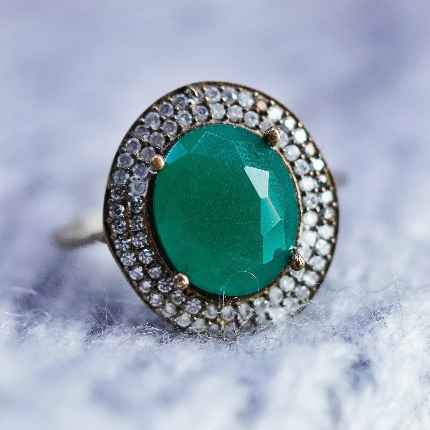 Size 8, vintage Sterling 925 silver handmade ring with emerald and cluster cz