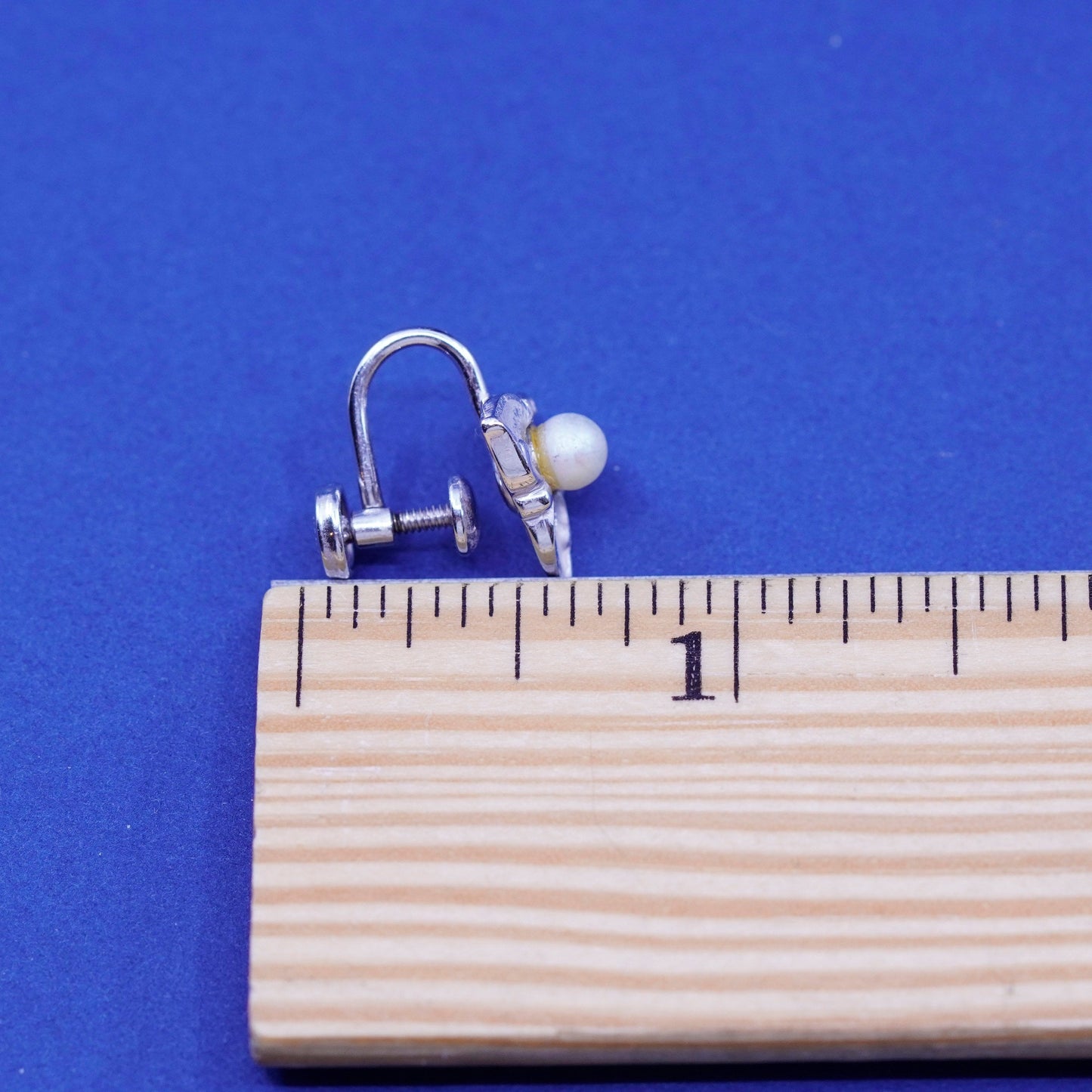 Vintage Sterling 925 silver screw back earrings with pearl