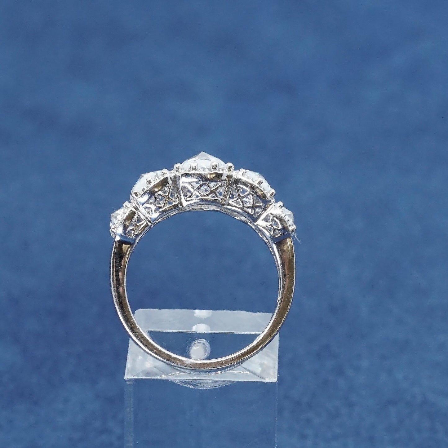 Size 8.5, vtg Sterling silver ring, 925 band w/ clear cz