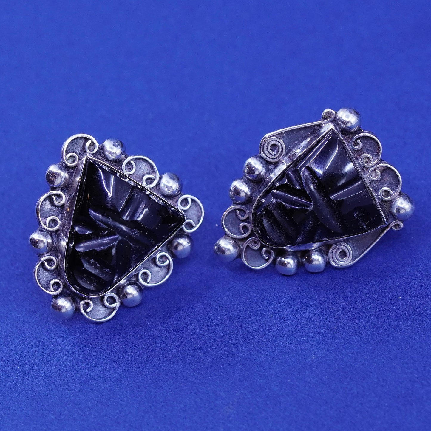 vtg Mexico Sterling silver handmade earrings, 925 screw back warrior face onyx