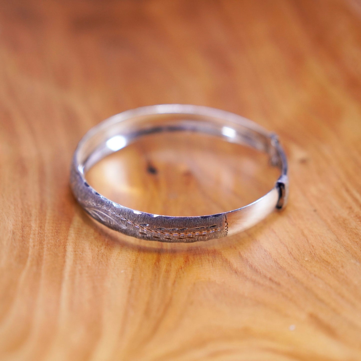 Size adjustable, Sterling silver handmade bracelet, textured 925 hinged bangle
