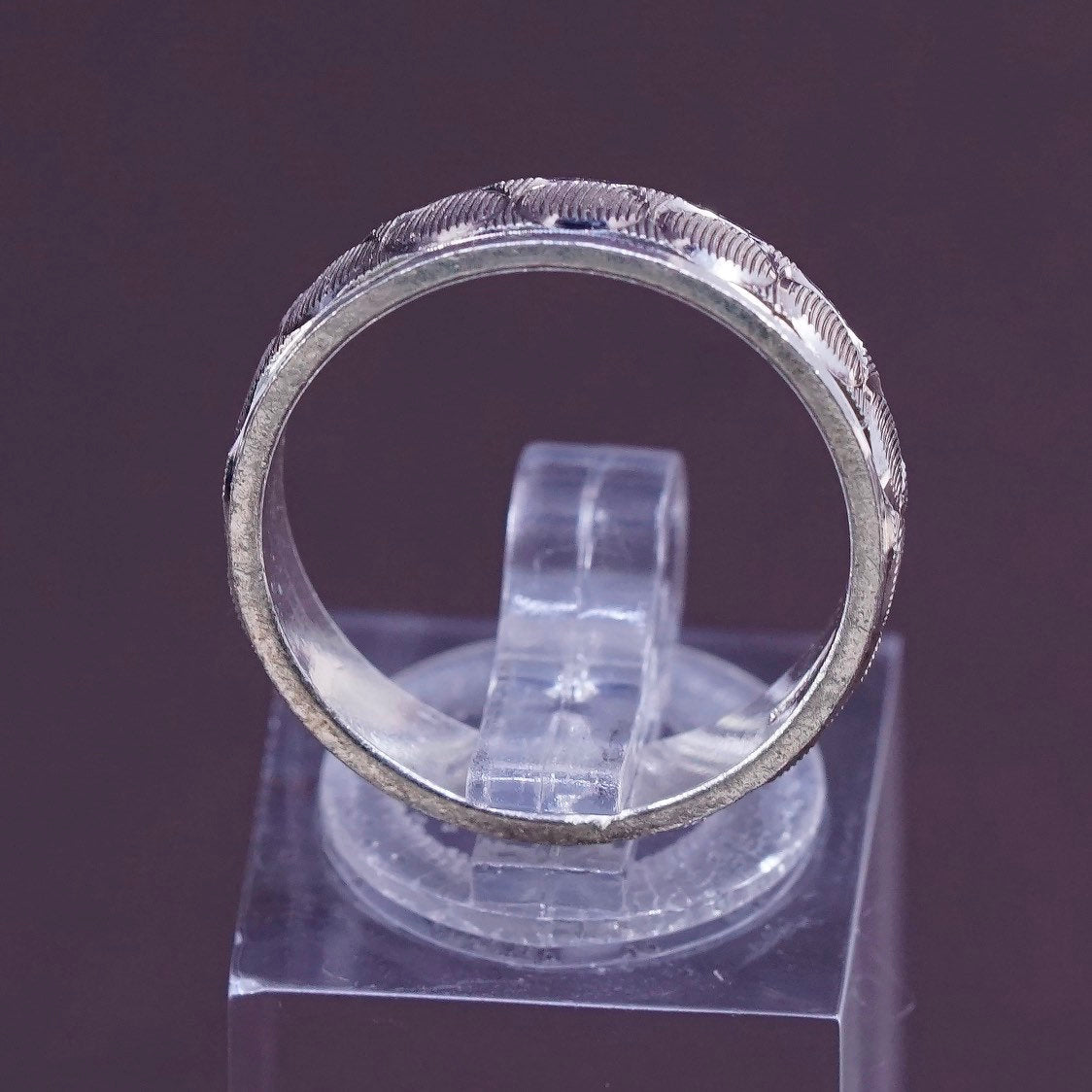 sz 7.75, vtg Sterling silver handmade ring, 925 band w/ circle pattern