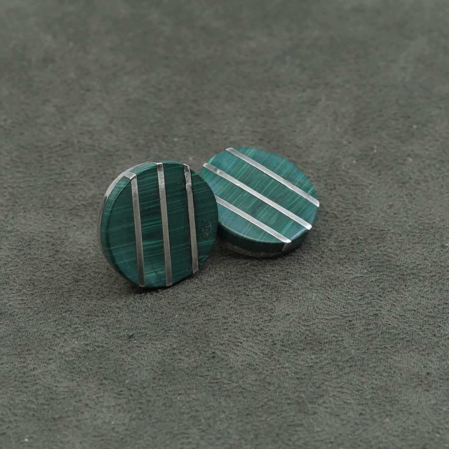 0.75”, vtg Sterling silver handmade clip on w/ malachite, Mexico 925 earrings