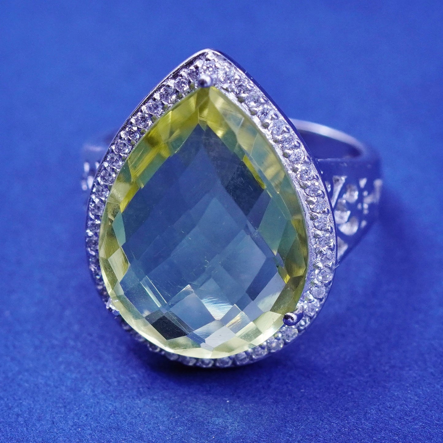 Size 5.75, vintage Sterling 925 silver ring teardrop Prehnite grapestone