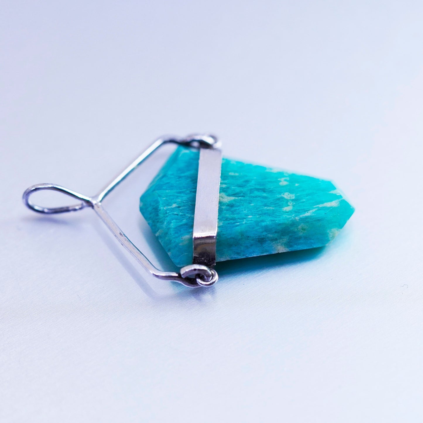antique sterling 925 silver healing crystal pendant with green crystal