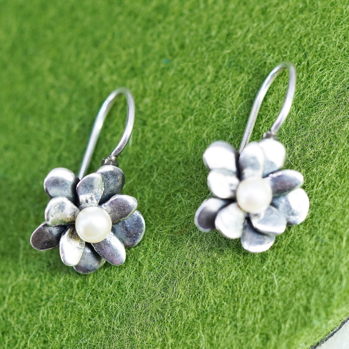 Retired Silpada Sterling Silver “Love Bloom” Flower Pearl 925 Earrings W1768