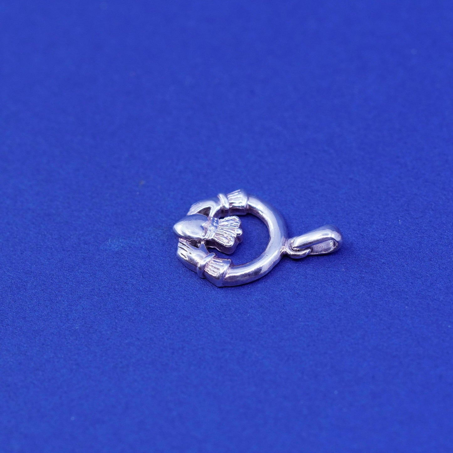 Solvar Sterling silver handmade pendant, 925 Irish claddagh holding heart charm