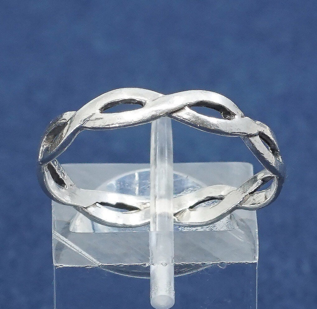 sz 8.75, vtg Sterling silver handmade ring, 925 wave textured band