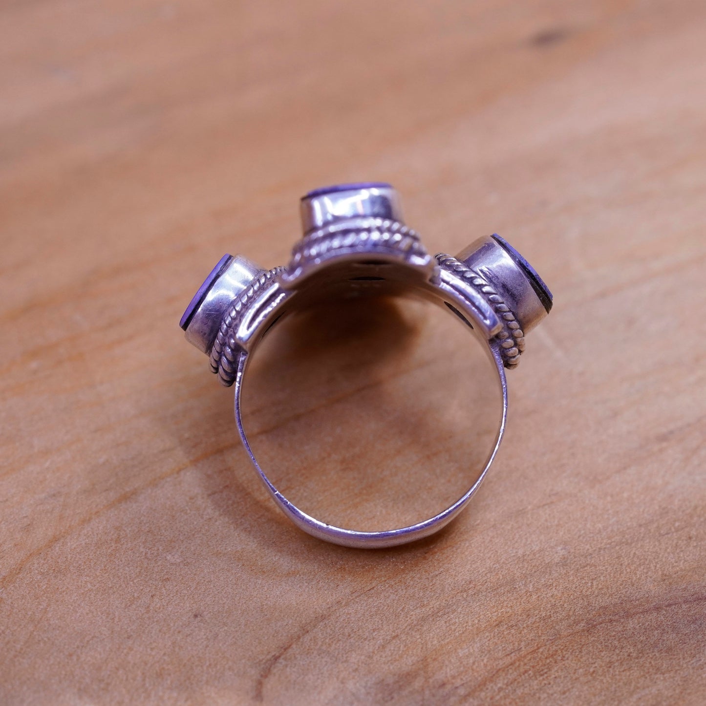 Size 7.25, vintage Sterling 925 silver handmade ring with sodalite cable around