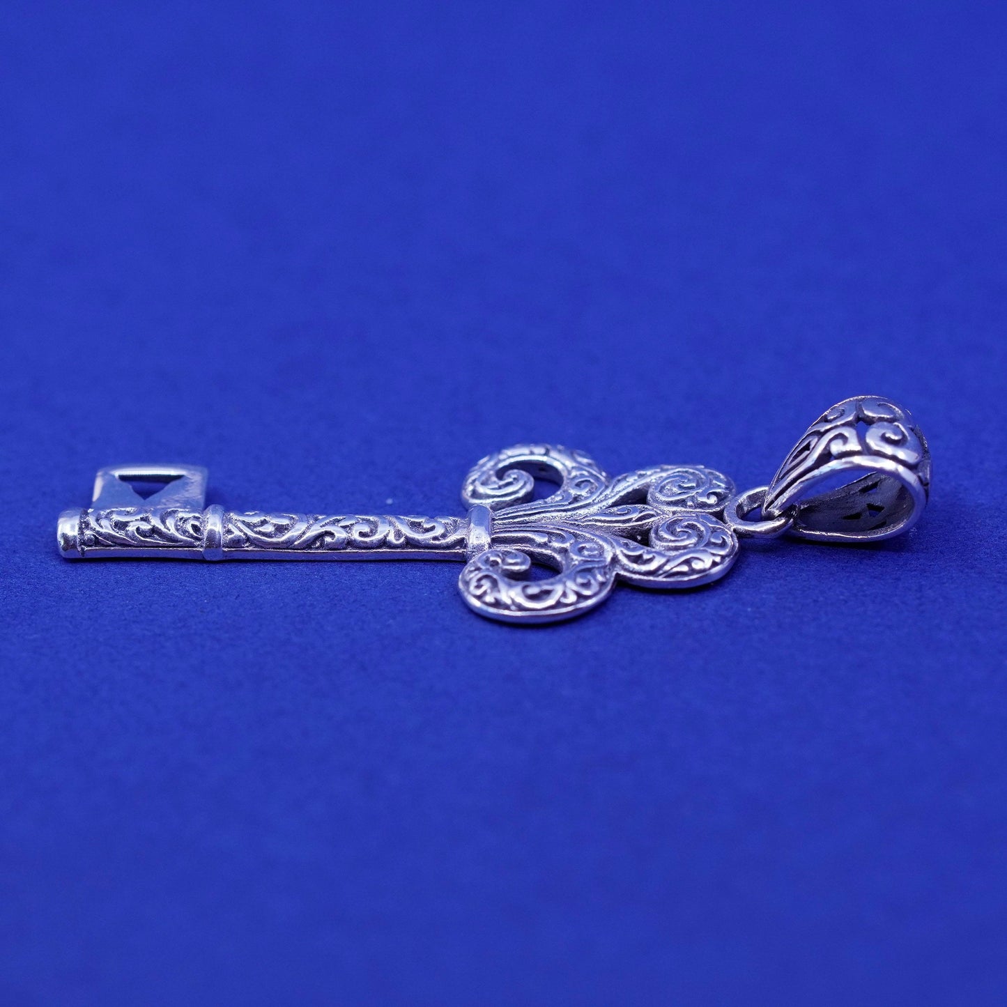 Vintage mexico sterling silver handmade pendant, 925 fleur de lis key
