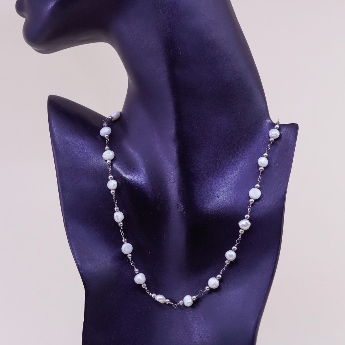 18”, Vintage handmade Sterling 925 silver necklace with pearl beads details
