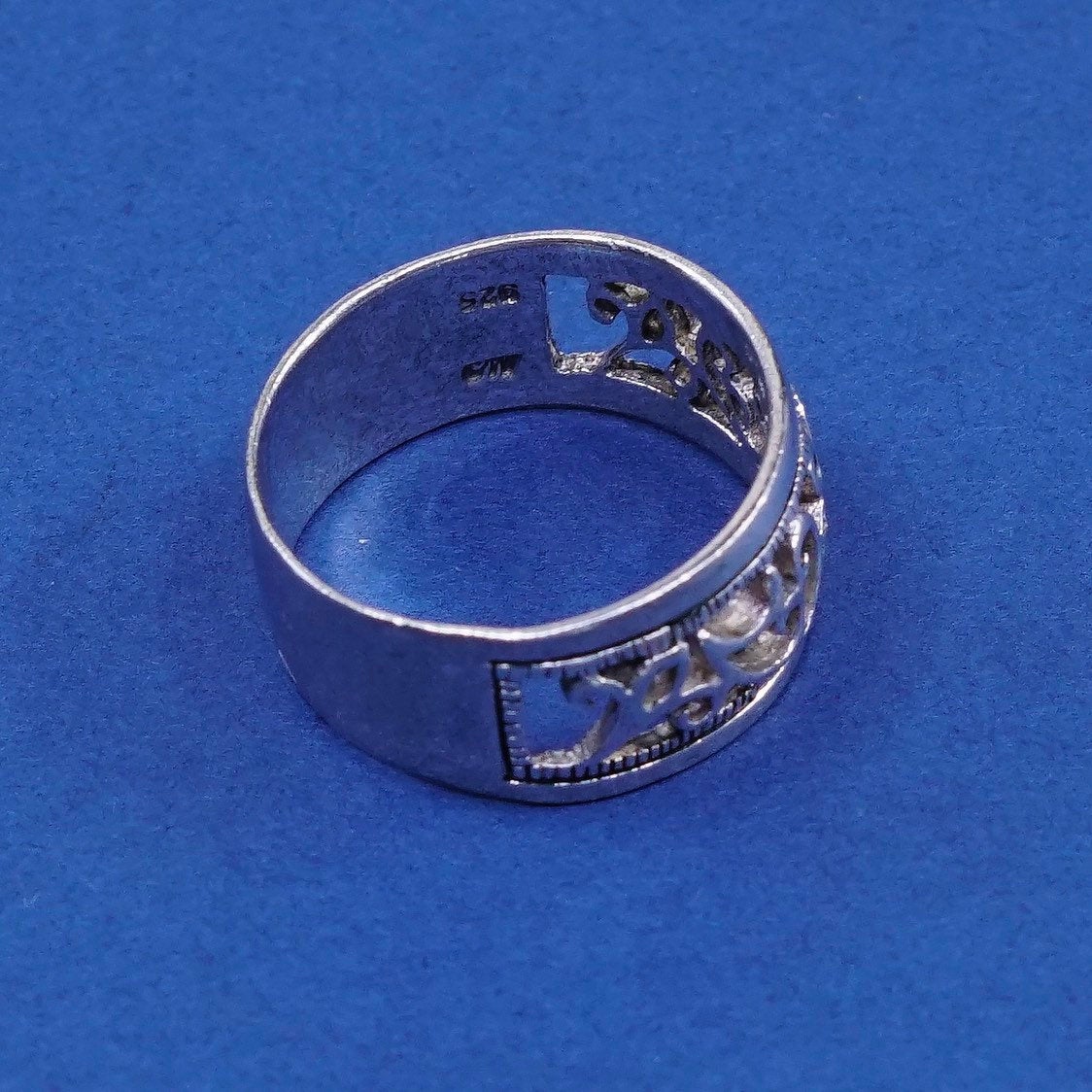 Size 7.5, vtg Sterling silver handmade ring, 925 band w/ filigree