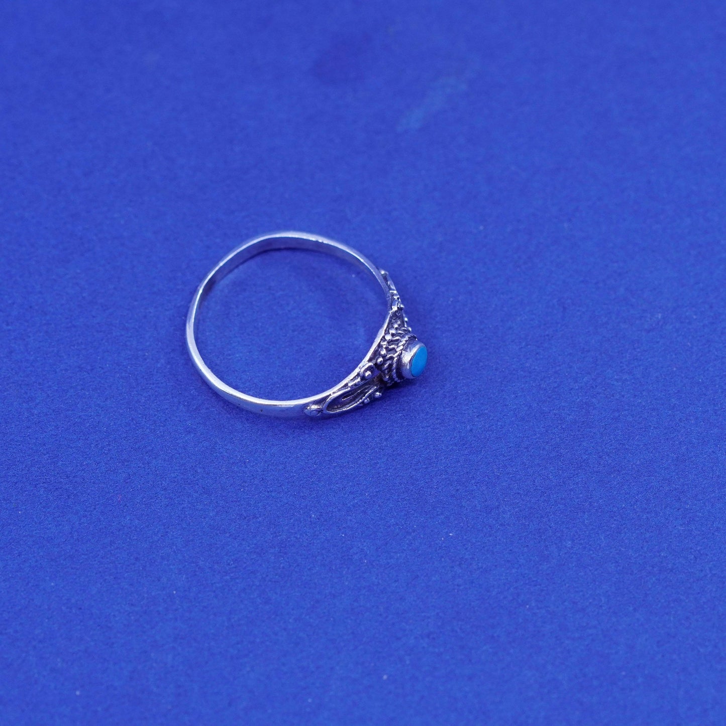 Size 7.5, Sterling 925 silver ring, Native American, southwestern turquoise