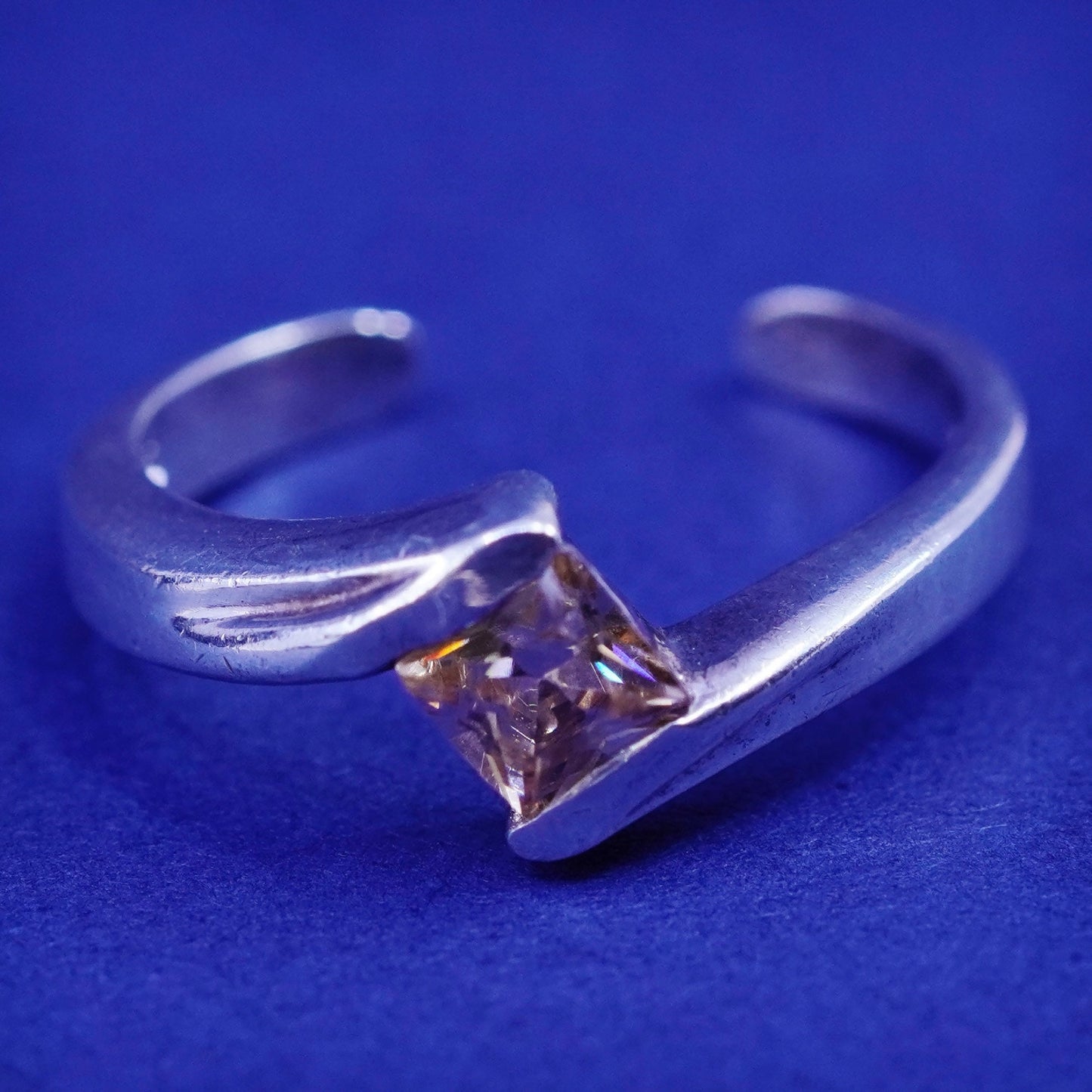 Size 3.5, vintage Sterling 925 silver open ring with citrine