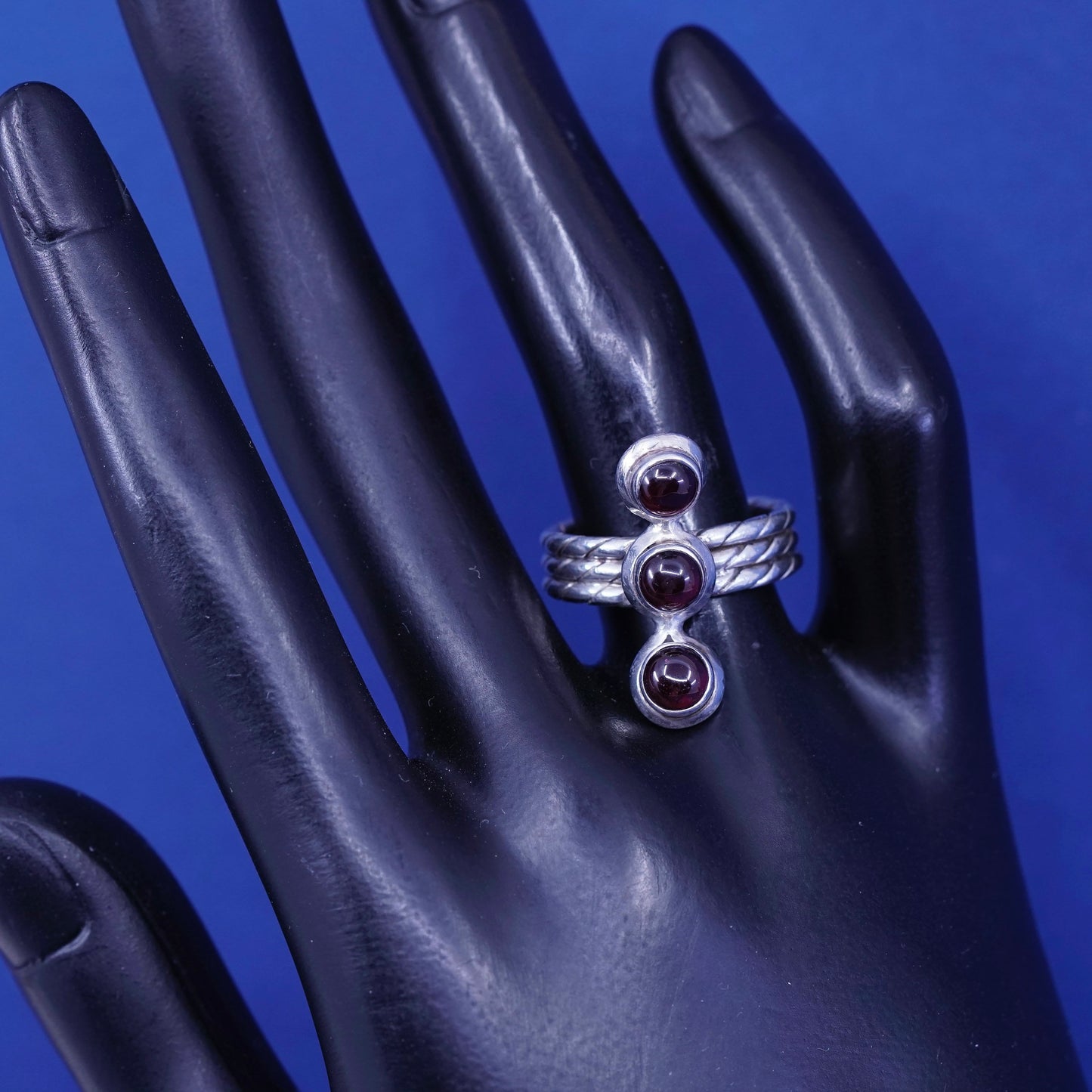 Size 6.25, vintage Sterling 925 silver handmade ring with garnet